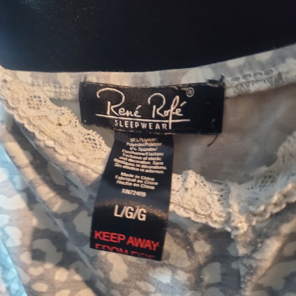 Cuddl Duds White Leopard Print Robe Set - Picture 6 of 6